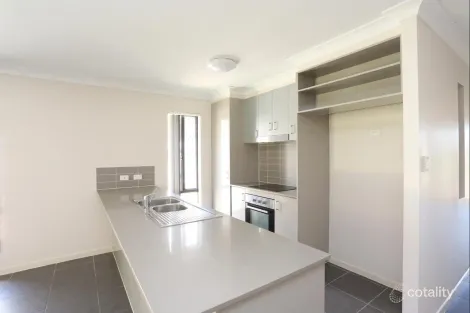 Property photo of 31 Parkvista Circuit Coomera QLD 4209