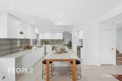 Property photo of 39 Windsor Place Carindale QLD 4152