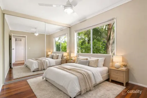 Property photo of 6 Ennis Court Eagleby QLD 4207