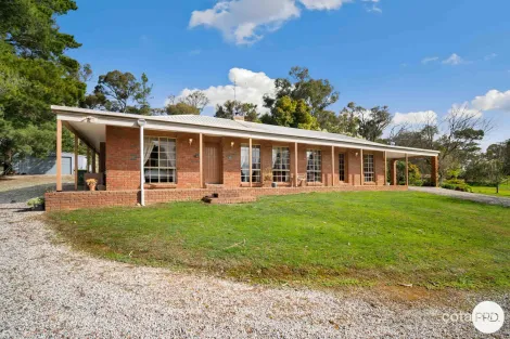 12 White Hills Rd, Creswick, VIC 3363