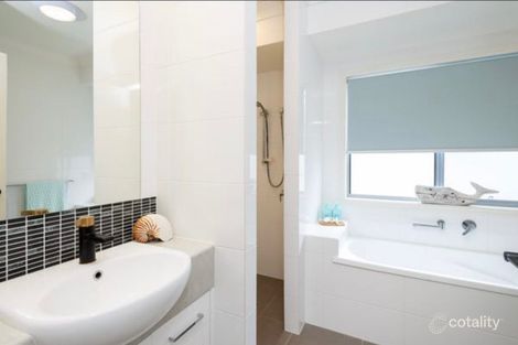 Property photo of 16 Erave Avenue Runaway Bay QLD 4216