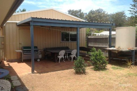 Property photo of 2 Yoeman Street Gladstone Harbour QLD 4680