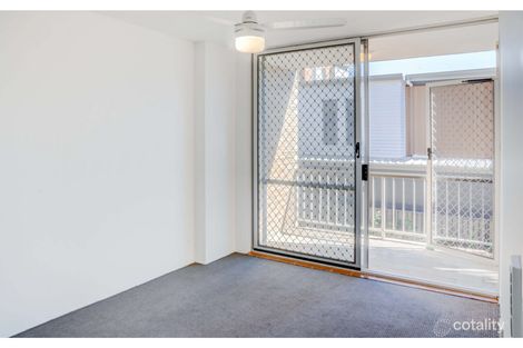Property photo of 4/28 Coolangatta Road Coolangatta QLD 4225