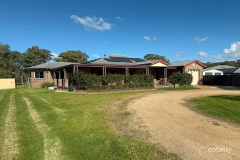 Property photo of 27 McKillop Lane Stanthorpe QLD 4380