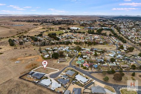 2 Moore Cl, Cooma, NSW 2630