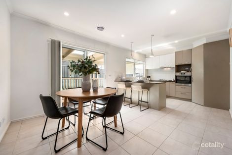 Property photo of 51/10 Skylark Boulevard Clyde North VIC 3978
