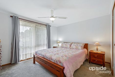 16 Geraldine Dr, Hampton Park, VIC 3976