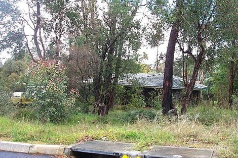 4 Parkin Rd, Roleystone, WA 6111