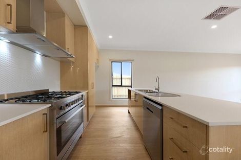 Property photo of 16 Leandon Avenue Wollert VIC 3750