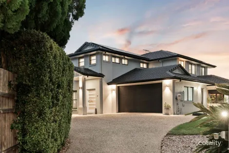 Property photo of 22 Yorston Place Ormiston QLD 4160