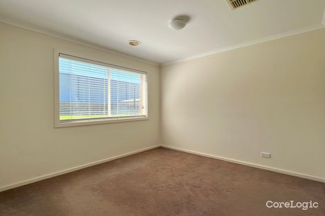 Property photo of 43 Red Gum Circuit Pakenham VIC 3810