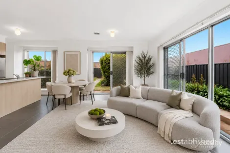 Property photo of 10 Sidney Nolan Walk Point Cook VIC 3030
