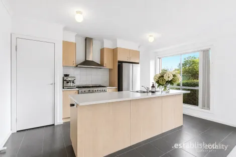 Property photo of 10 Sidney Nolan Walk Point Cook VIC 3030