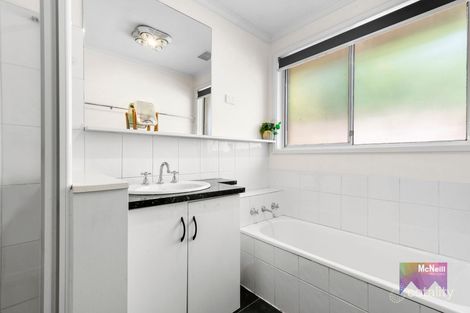 Property photo of 2 Emerson Close Frankston VIC 3199
