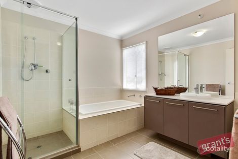 Property photo of 4 Jarvis Close Narre Warren South VIC 3805