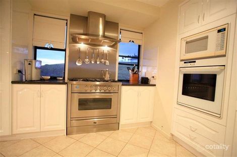 Property photo of 16 Swissalp Drive Urraween QLD 4655