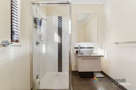 Property photo of 77 Newbury Boulevard Craigieburn VIC 3064