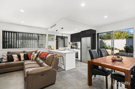 Property photo of 4/17 Fisher Street Oak Flats NSW 2529