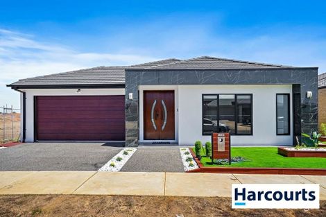 Property photo of 106 Treeve Parkway Werribee VIC 3030