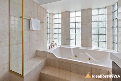 Property photo of 83 The Esplanade Mount Pleasant WA 6153