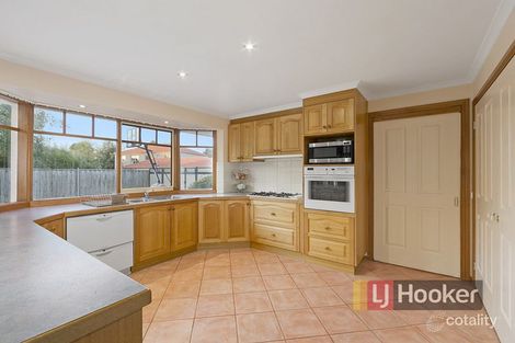 Property photo of 10 Lanyon Court Lysterfield VIC 3156