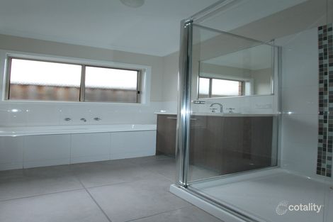 Property photo of 10 Larnook Place South Morang VIC 3752