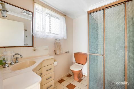 Property photo of 24 Champagne Crescent Wilsonton Heights QLD 4350