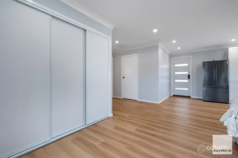Property photo of 102 Adelaide Street Carina QLD 4152