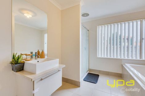 Property photo of 22 Seasons Boulevard Tarneit VIC 3029