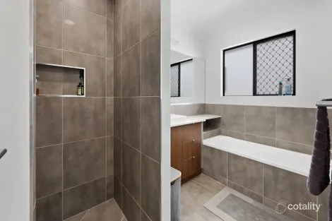 Property photo of 6 Excelsa Circuit Rural View QLD 4740