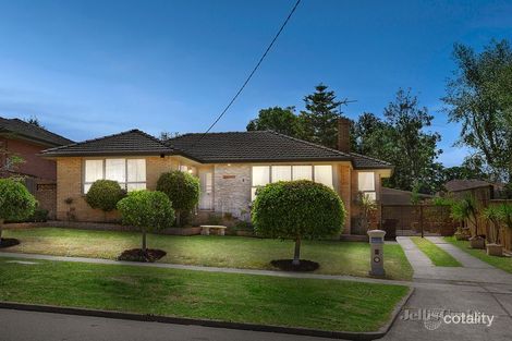 Property photo of 8 Strathallan Road Macleod VIC 3085