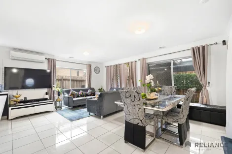 Property photo of 10 Amelie Parade Tarneit VIC 3029