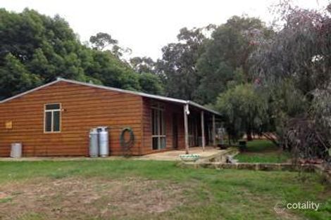 Property photo of 8 Sollya Crescent Dwellingup WA 6213