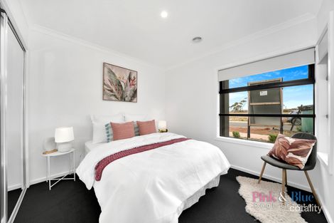 Property photo of 14 Coghill Loop Rockbank VIC 3335