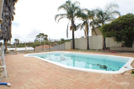 Property photo of 11 Brignell Gardens Parmelia WA 6167
