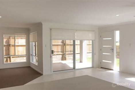 Property photo of 10 Robert Drive Pimpama QLD 4209