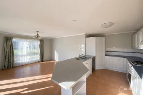 Property photo of 16 Nina Street Dennington VIC 3280