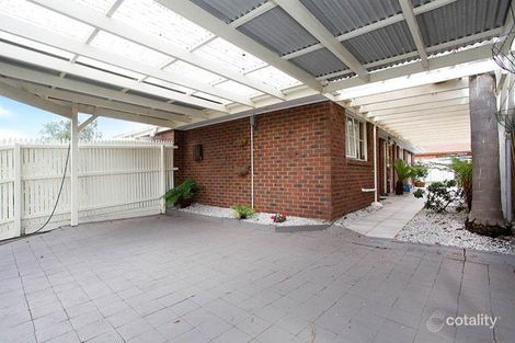 Property photo of 5 Mulberry Court Cranbourne North VIC 3977