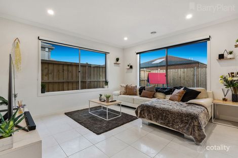 Property photo of 7 Melville Road Officer VIC 3809