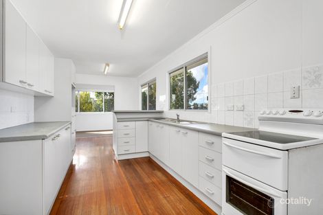 19 Warner St, Manunda, QLD 4870