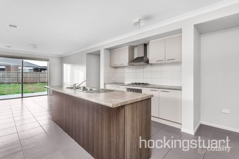 Property photo of 10 Crepe Myrtle Close Harkness VIC 3337