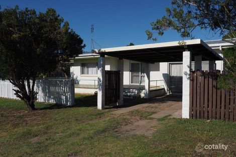 3 Richard St, Urangan, QLD 4655