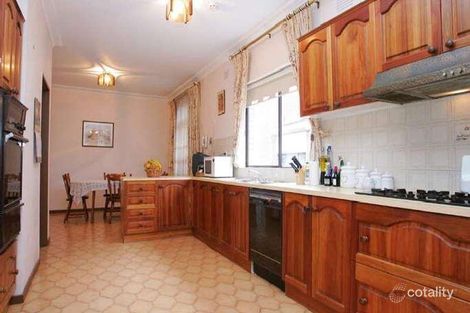 Property photo of 26 Windsor Drive Avondale Heights VIC 3034