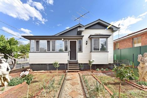 Property photo of 2 Peak Street Harristown QLD 4350