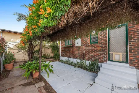 45 Watkins St, White Gum Valley, WA 6162