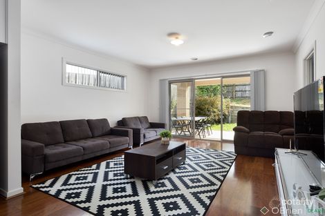 Property photo of 2/275A Princes Way Drouin VIC 3818