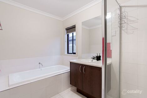 Property photo of 42 Hardware Lane Taylors Hill VIC 3037