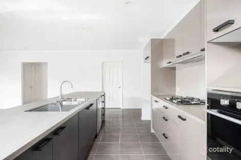 Property photo of 10 Denton Road Spring Farm NSW 2570