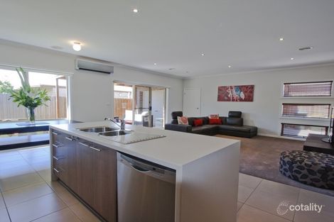 Property photo of 2/20 Vaina Street Werribee VIC 3030