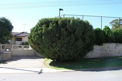 18 Edgewater Rd, Salter Point, WA 6152